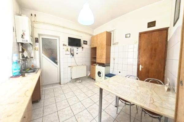 2 camere in vila / Aproape de Parcul Carol