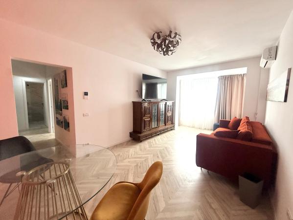 Apartament 3 camere de inchiriat Tineretului