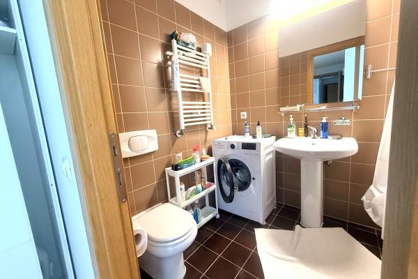 Apartament 2 camere de închiriat in Asmita Gardens