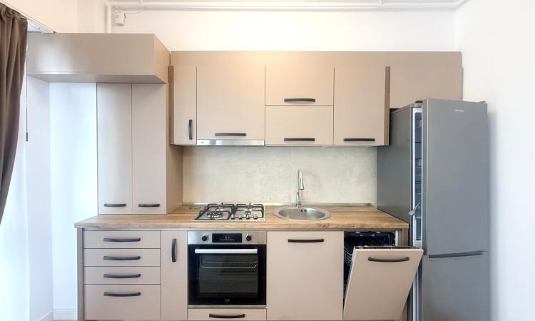 Apartament 2 camere de închiriat zona Decebal-Alba Iulia