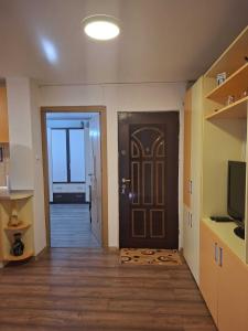 Apartament 2 camere decomandat de vânzare – Zonă Lidl, Str. Mureș | Complet mobilat și utilat | Bloc anvelopat