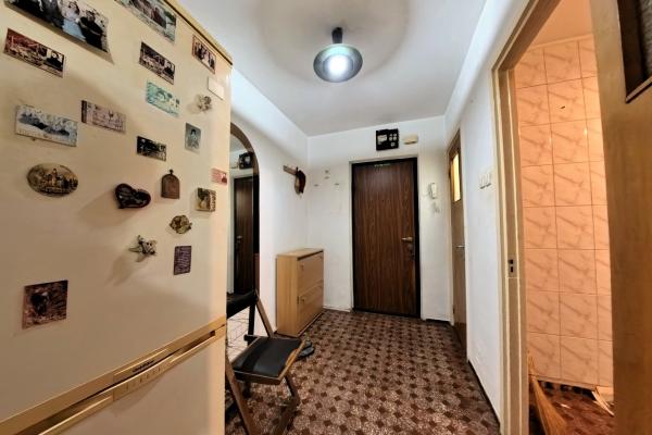 3 Camere - Etaj Intermediar - Râul Doamnei