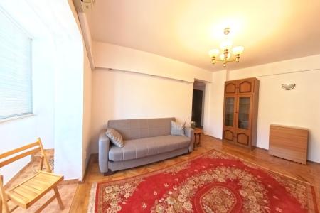 3 camere de3 inchiriat /Piata Kogalniceanu