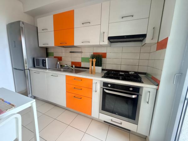 Apartament 2 camere de închiriat + loc de parcare Asmita Gardens