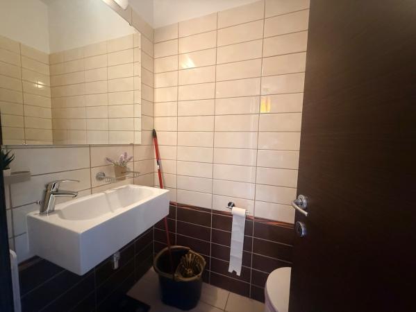 Apartament 2 camere de închiriat + loc de parcare Asmita Gardens
