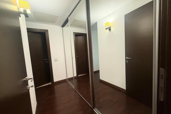 Apartament 2 camere de închiriat + loc de parcare Asmita Gardens