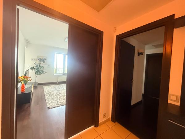 Apartament 2 camere de închiriat + loc de parcare Asmita Gardens