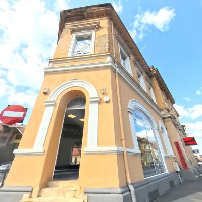 Spatiu comercial Stradal de inchiriat/Centrul Civic Brasov