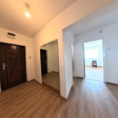 3 Camere - Prelungirea Ghencea - Balcon 9mp