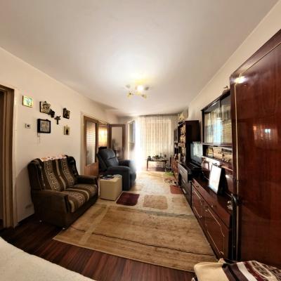3 Camere - Râul Doamnei - Balcon Spațios