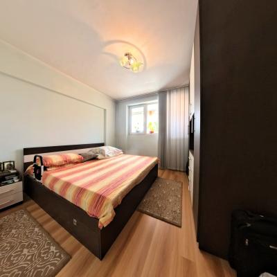 3 Camere - Râul Doamnei - Balcon Spațios