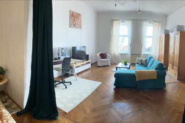 Apartament spațios1 cameră, 84 mp, în clădire istorică, pe malul Begai
