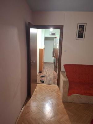Apartament cu 2 camere, semidecomandat, situat în zona Șagului