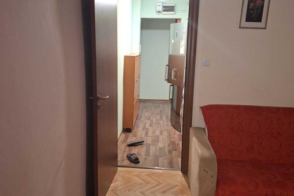 Apartament cu 2 camere, semidecomandat, situat în zona Șagului