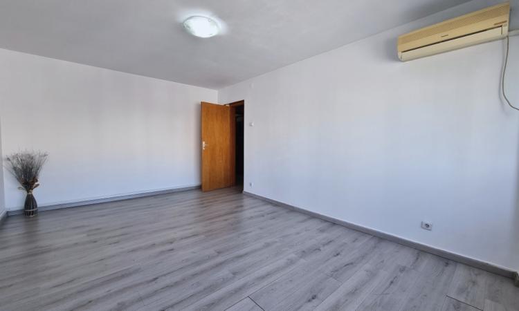 3 camere nemobilate - Unirii - Sfanta Vineri