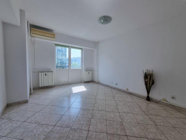 3 camere nemobilate - Unirii - Sfanta Vineri