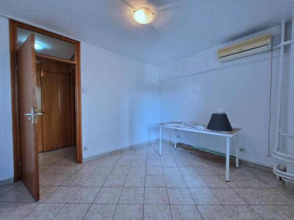 3 camere nemobilate - Unirii - Sfanta Vineri