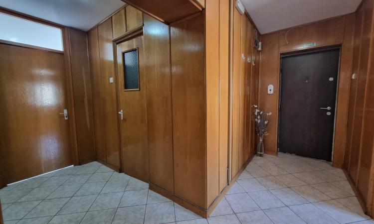 3 camere nemobilate - Unirii - Sfanta Vineri