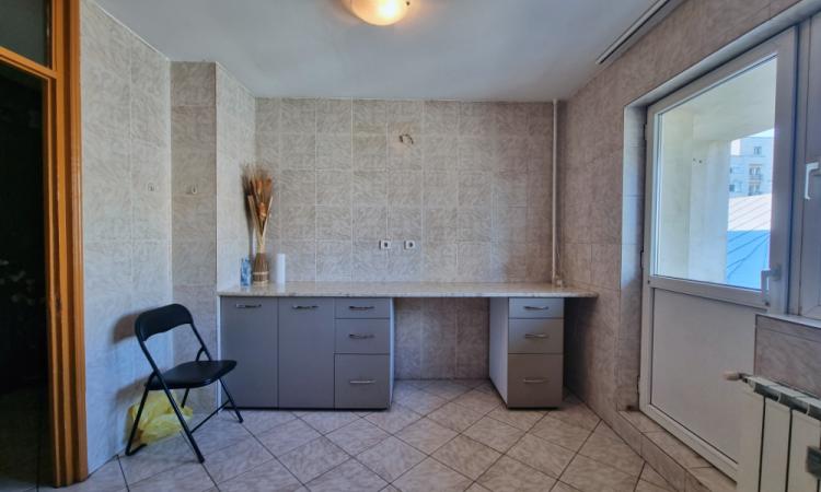 3 camere nemobilate - Unirii - Sfanta Vineri