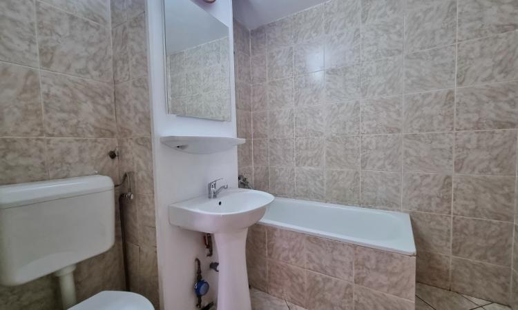 3 camere nemobilate - Unirii - Sfanta Vineri