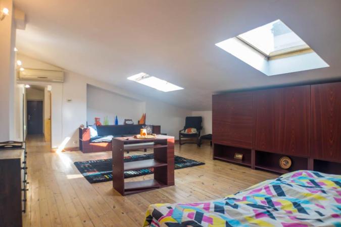 Garsoniera 65mp în vila, Romana – confort, siguranta, pozitie excelenta !
