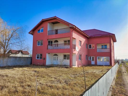 Vila P+1+M - 12 camere - Adunatii Copaceni