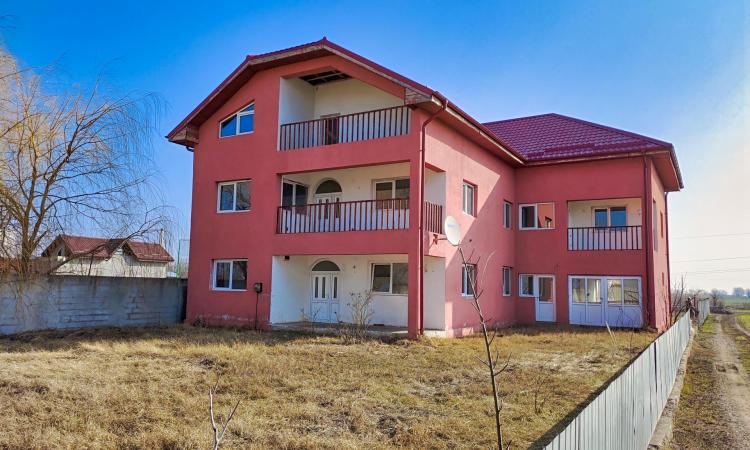 Vila P+1+M - 12 camere - Adunatii Copaceni