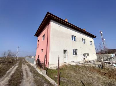 Vila P+1+M - 12 camere - Adunatii Copaceni