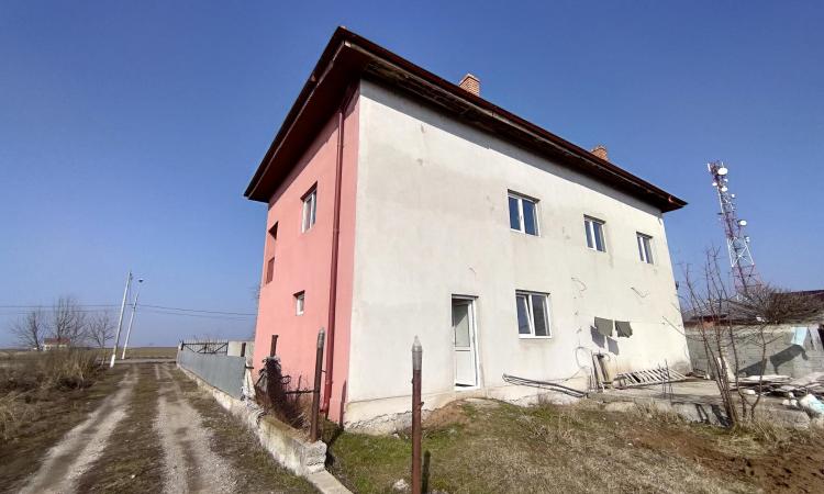 Vila P+1+M - 12 camere - Adunatii Copaceni