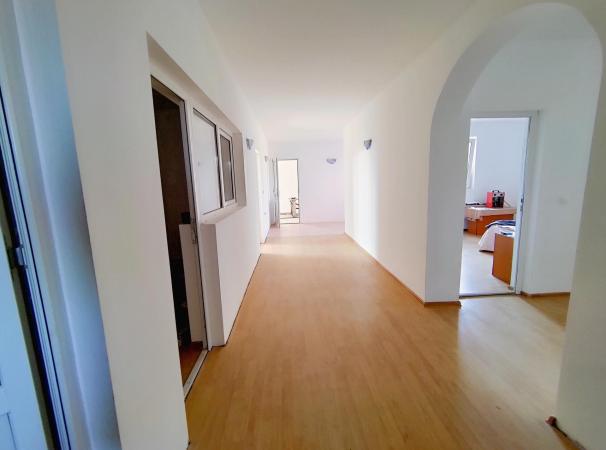 Vila P+1+M - 12 camere - Adunatii Copaceni