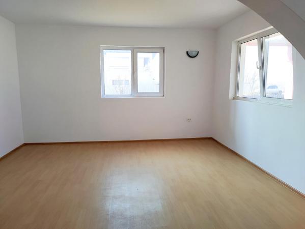 Vila P+1+M - 12 camere - Adunatii Copaceni