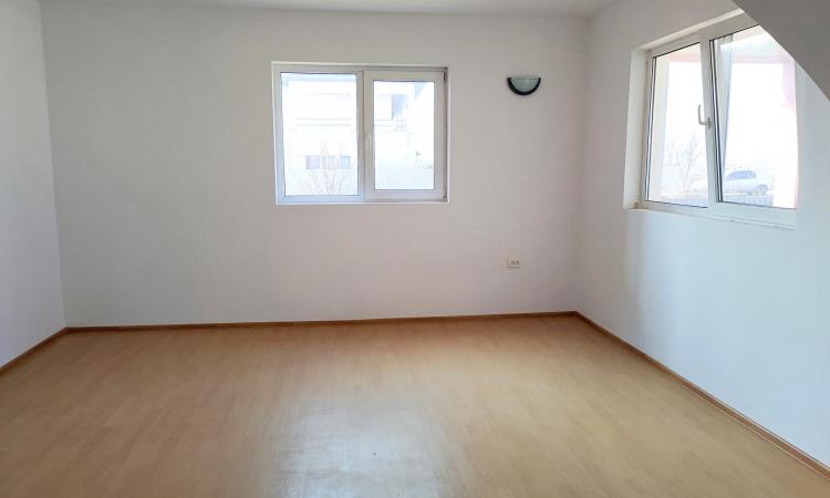 Vila P+1+M - 12 camere - Adunatii Copaceni