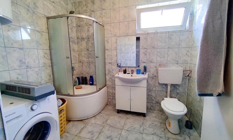 Vila P+1+M - 12 camere - Adunatii Copaceni
