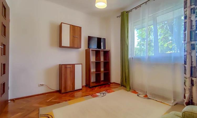 Sos. Berceni vav spital cu loc parcare