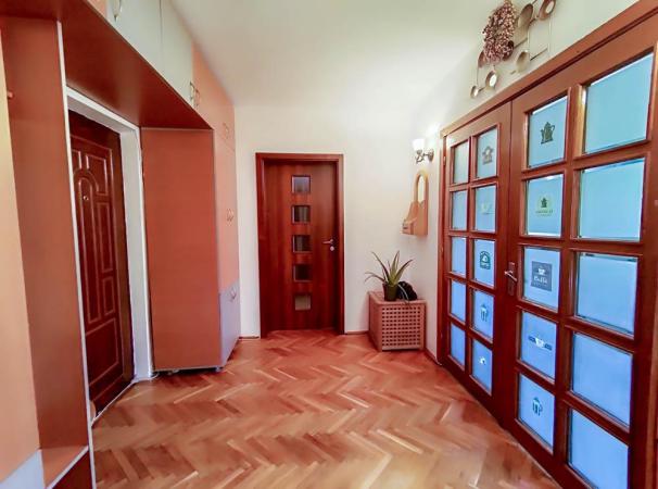 Sos. Berceni vav spital cu loc parcare