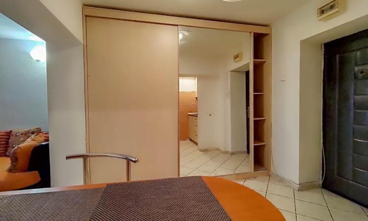 Bd. Unirii - Traian - Otp Bank - garsoniera dubla