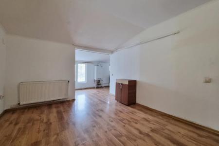 Garsoniera Economica - Piata Rahova