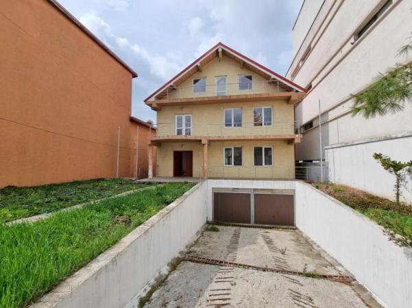 Vila cu Piscina si Garaj D+P+2+M - Titan - Balta Alba