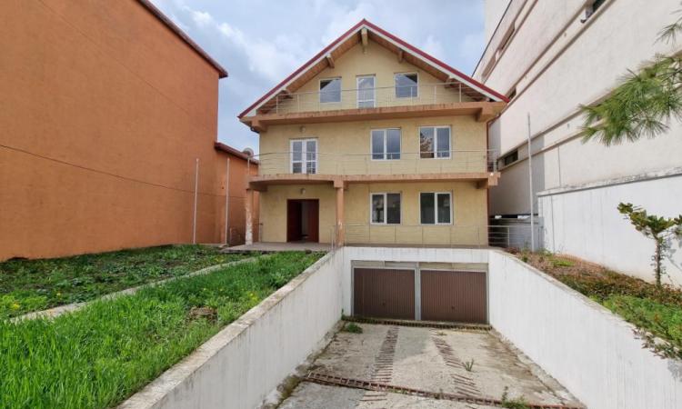 Vila cu Piscina si Garaj D+P+2+M - Titan - Balta Alba