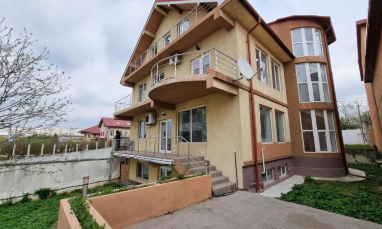 Vila cu Piscina si Garaj D+P+2+M - Titan - Balta Alba