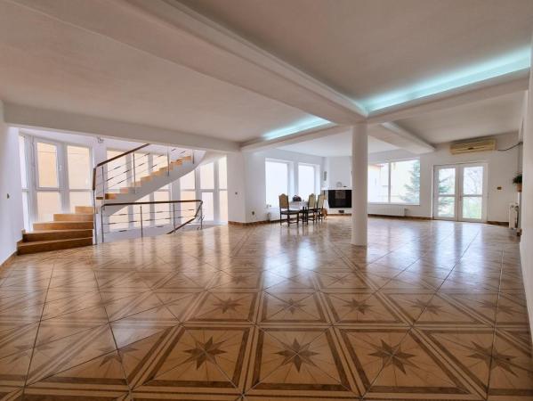 Vila cu Piscina si Garaj D+P+2+M - Titan - Balta Alba