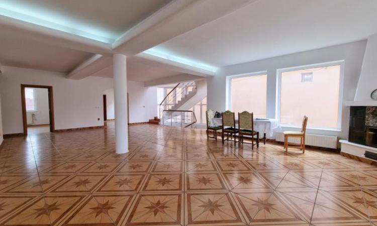 Vila cu Piscina si Garaj D+P+2+M - Titan - Balta Alba