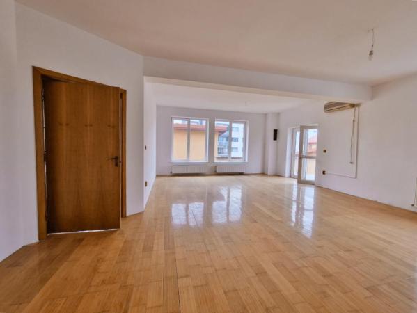Vila cu Piscina si Garaj D+P+2+M - Titan - Balta Alba