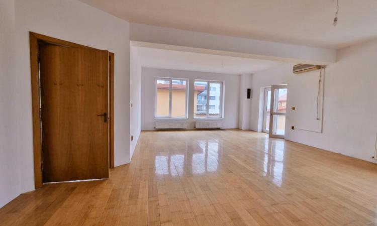 Vila cu Piscina si Garaj D+P+2+M - Titan - Balta Alba