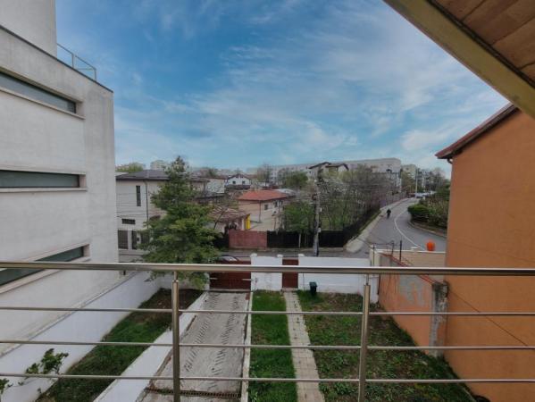 Vila cu Piscina si Garaj D+P+2+M - Titan - Balta Alba