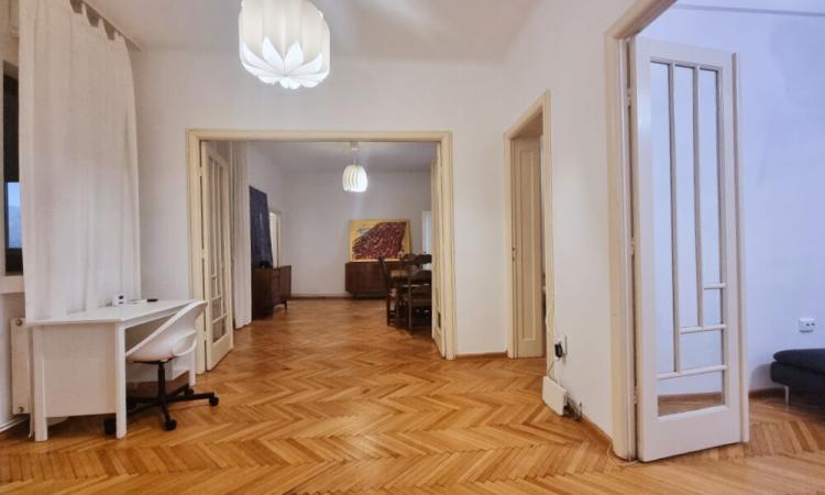Universitate - Carol - Mosilor