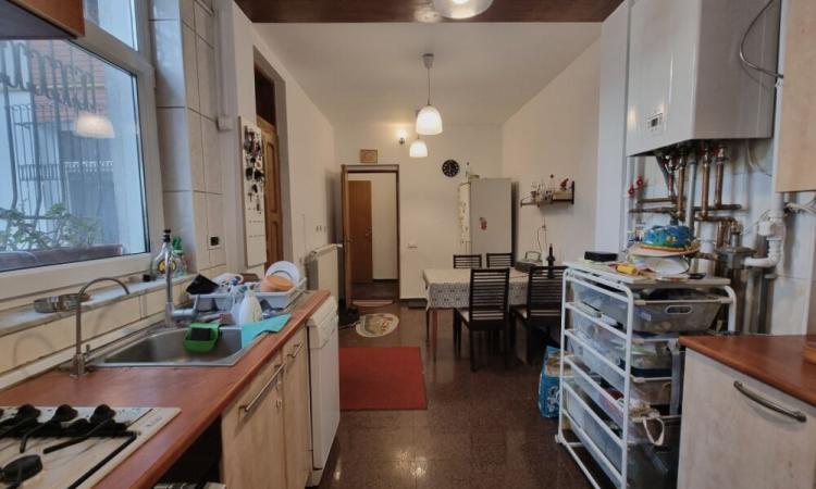 Vilă interbelică solida P+M, cu 2 terase și beci – Călărași / Hala Traian