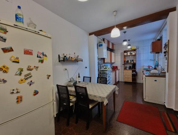 Vilă interbelică solida P+M, cu 2 terase și beci – Călărași / Hala Traian