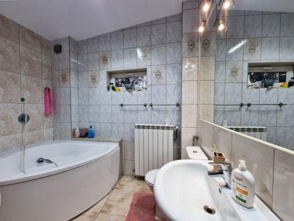 Vilă interbelică solida P+M, cu 2 terase și beci – Călărași / Hala Traian