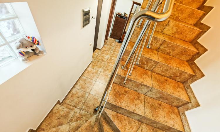 Casa 4 camere si curte generoasa - Ghencea